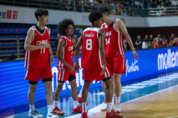 媒體人：U19長期集訓(xùn)進步很有限 這么好的配置不出成績真心不應(yīng)該